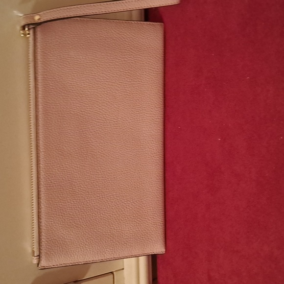 🥰Michael Kors Soft Pebbled Pink Wristlet 💗 Excellent Condition - Picture 2 of 4